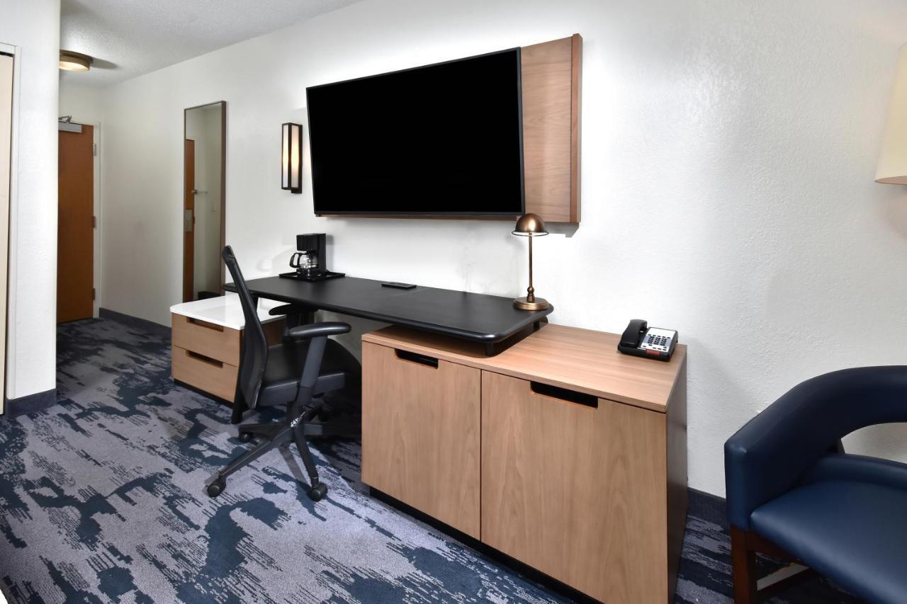 Hotel Fairfield & By Marriott Richmond 3*