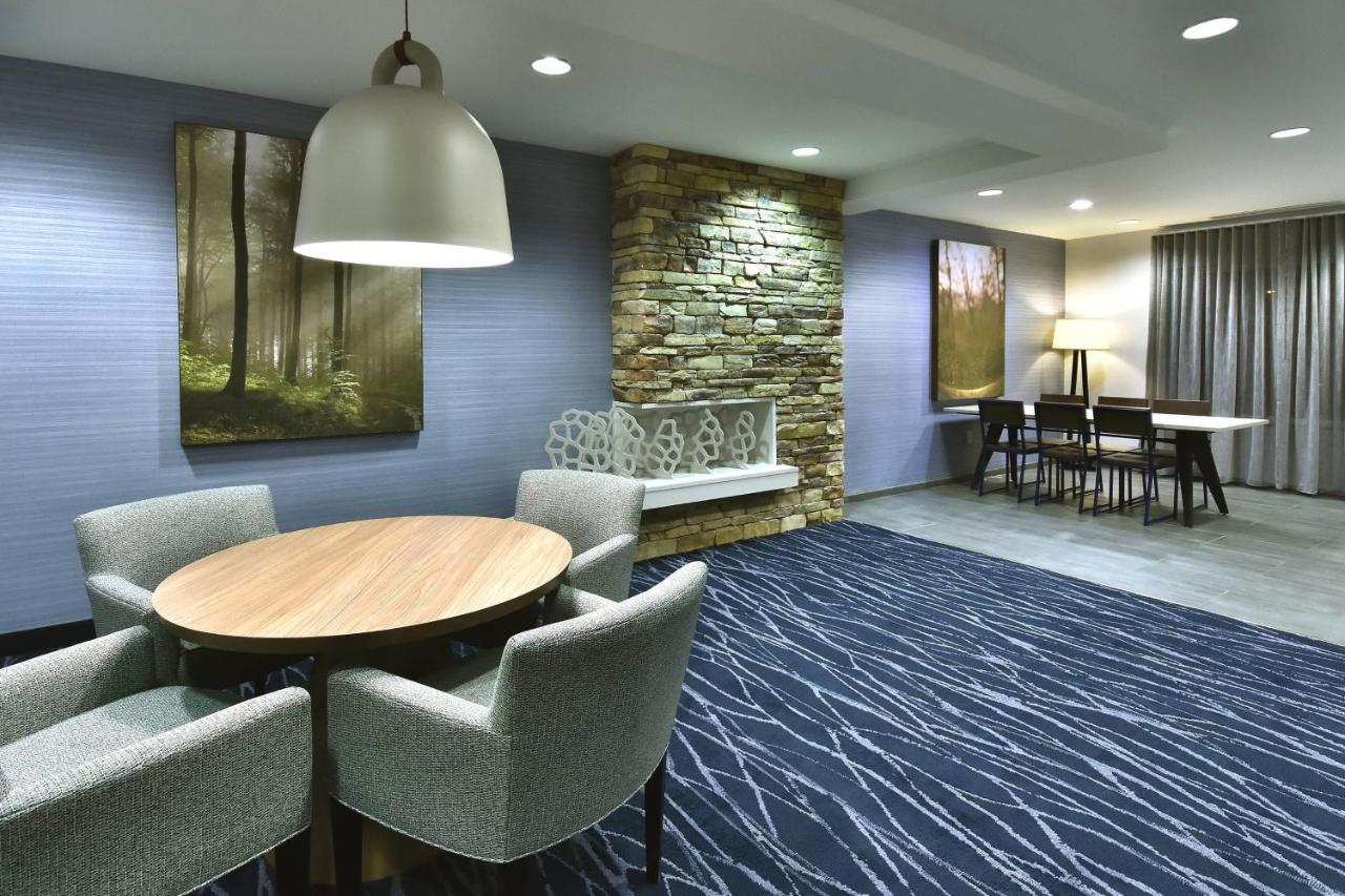 Hotel Fairfield & By Marriott Richmond 3*