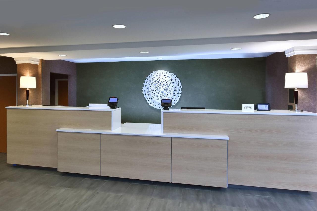 Hotel Fairfield & By Marriott Richmond 3*