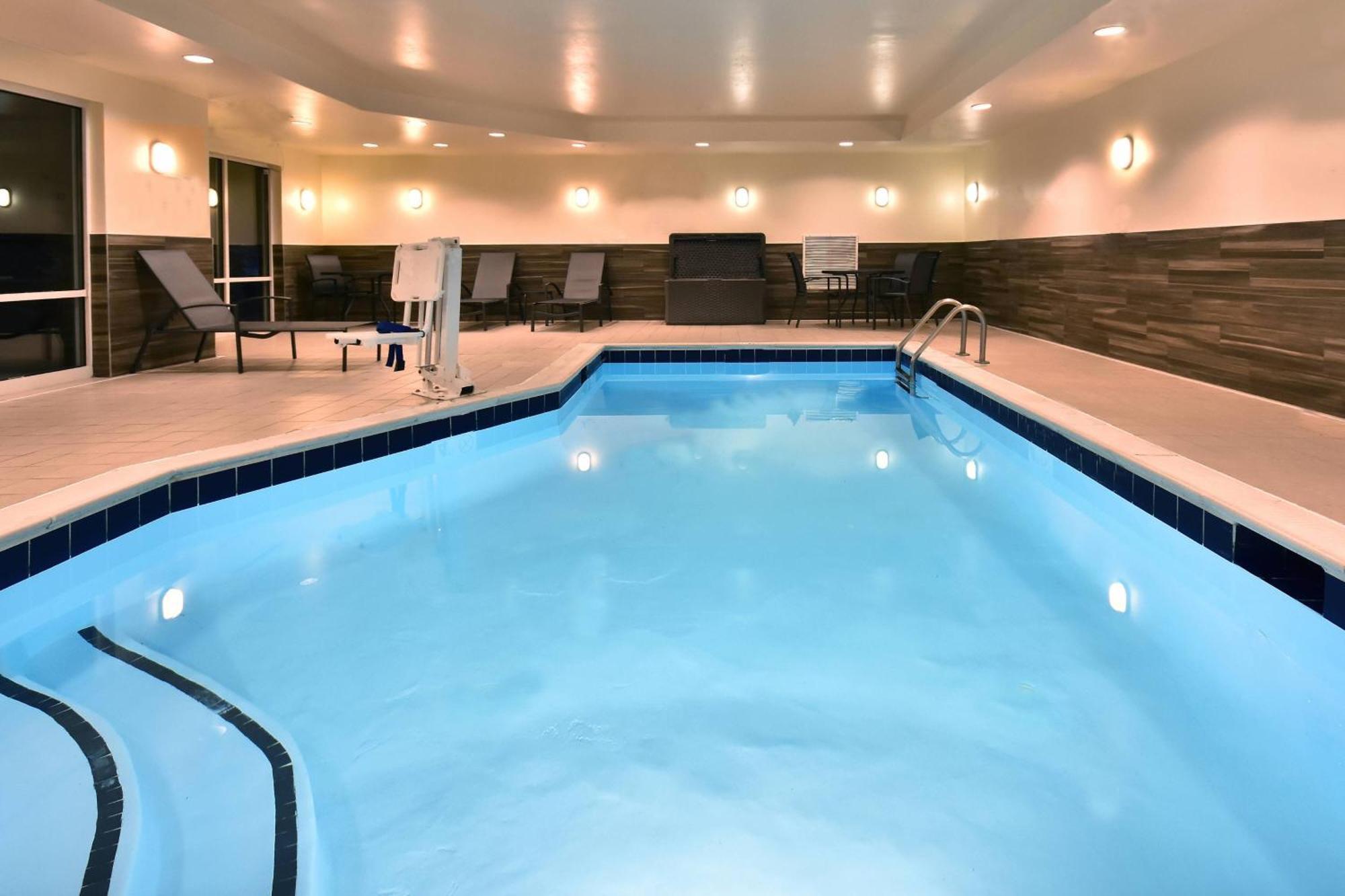 Fairfield & By Marriott Richmond Hotel 3*