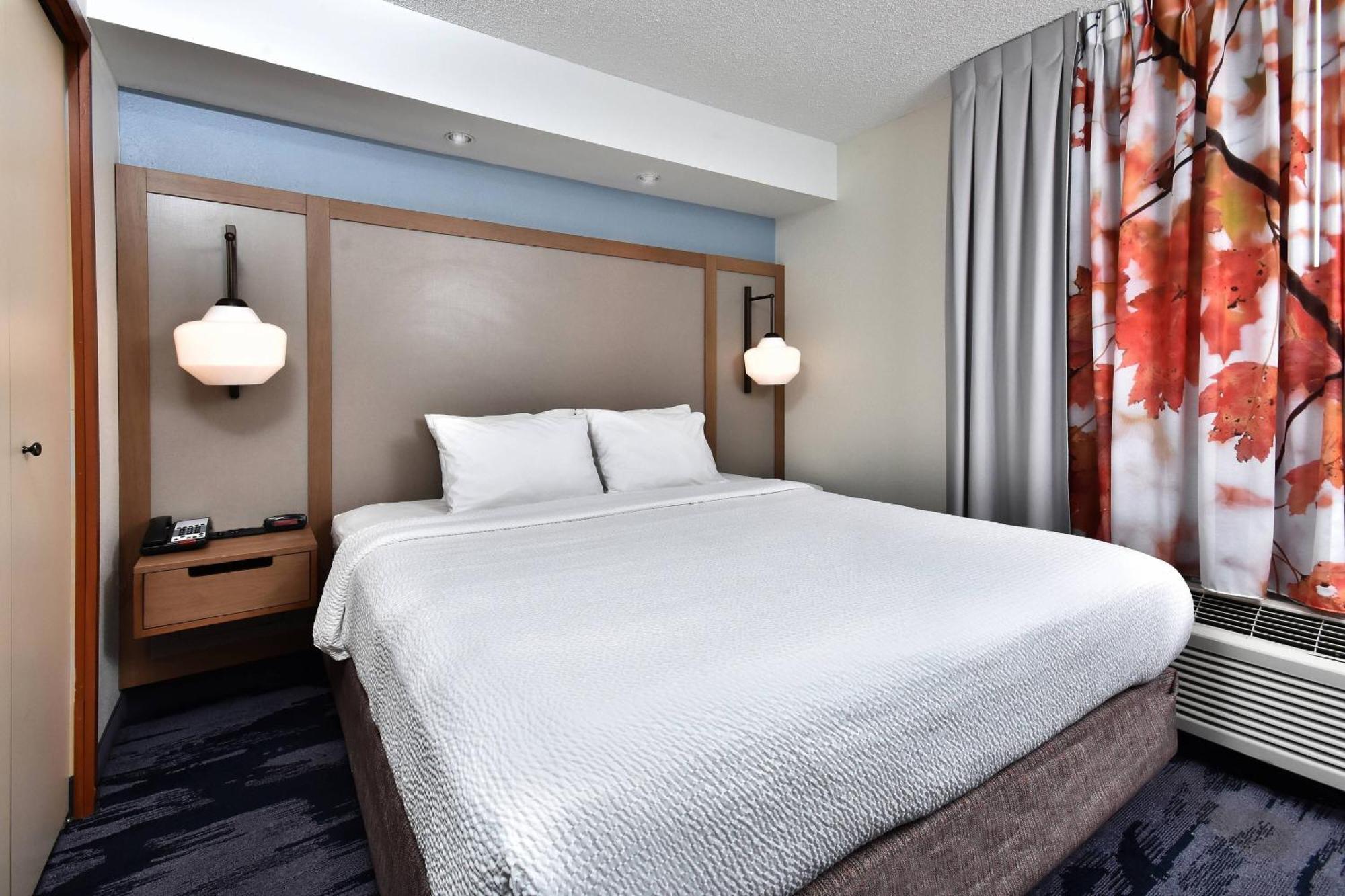 Hotel Fairfield & By Marriott Richmond 3*
