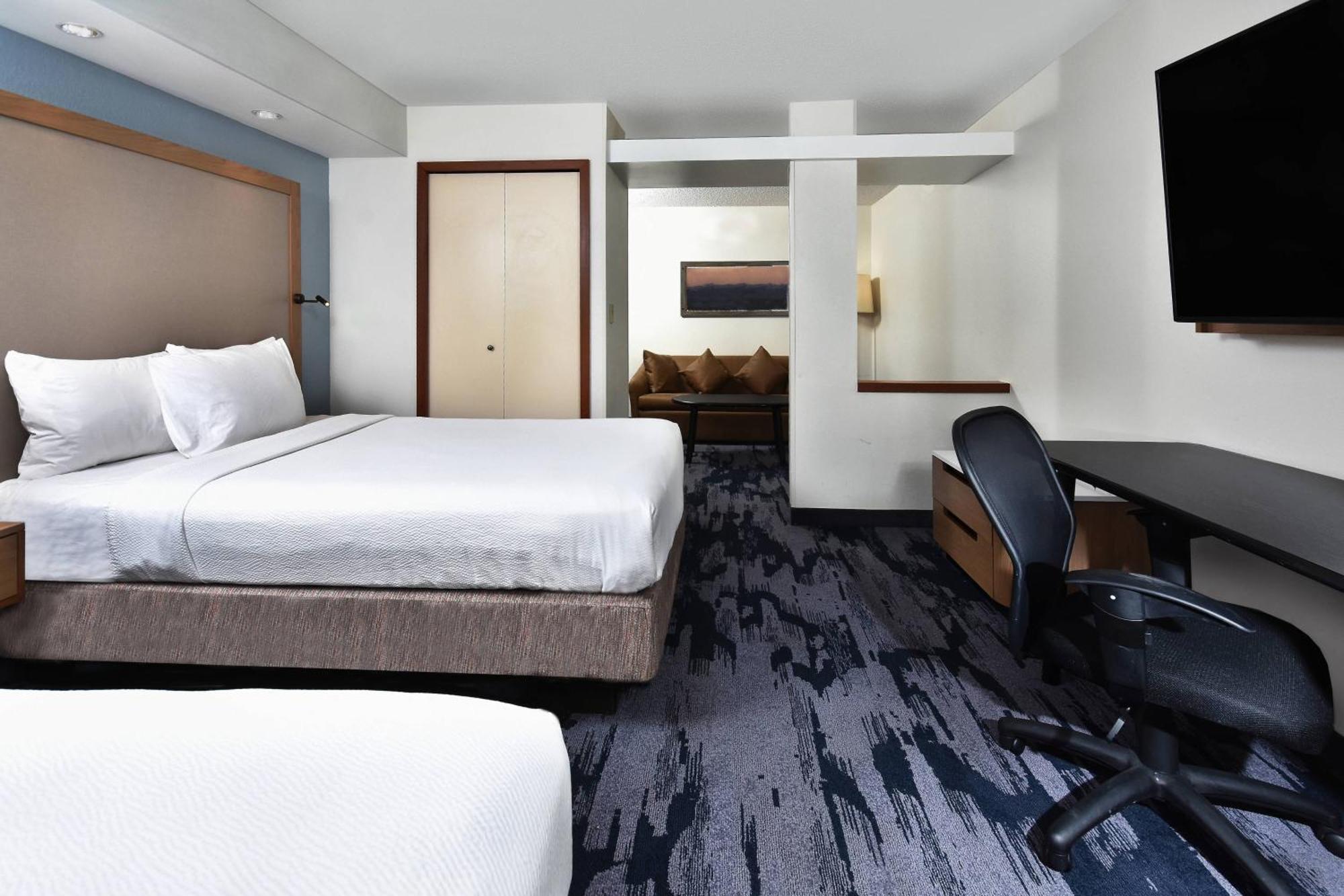 Hotel Fairfield & By Marriott Richmond 3*